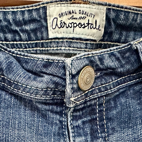 063 Aeropostale | EUC Chelsea Boot Cut Medium Wash Blue Jeans (Size 9/10) - Picture 6 of 11